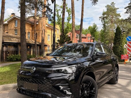 Volkswagen Tiguan L Pro
