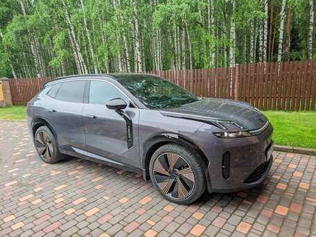 Lynk_Co Lynk & Co 08 39.6 kWh