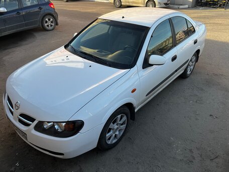 Nissan Almera