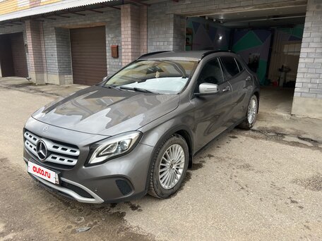 Mercedes-Benz GLA 200