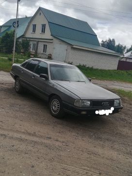 Audi 100