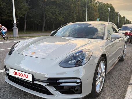 Porsche Panamera 4