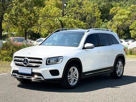 Mercedes-Benz GLB 180