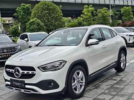 Mercedes-Benz GLA 180