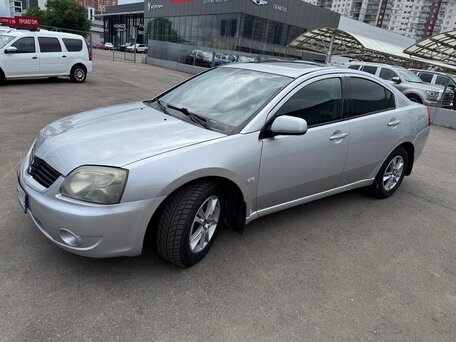 Mitsubishi Galant