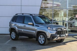 Lada Niva Travel