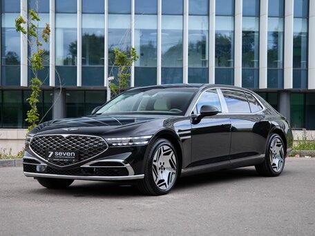 Genesis G90 Limousine