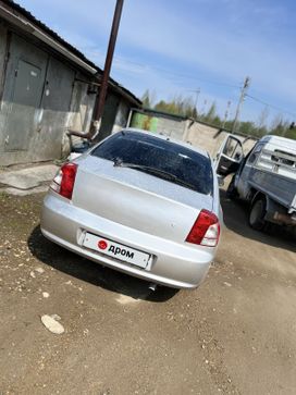 Kia Shuma