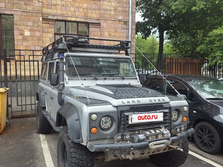 Land Rover Defender 110