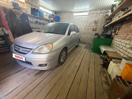 Suzuki Liana