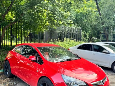 Opel Astra GTC J