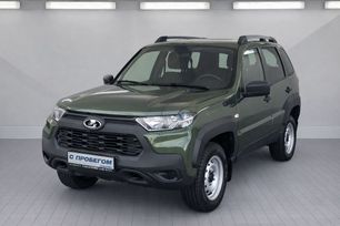 Lada Niva Travel