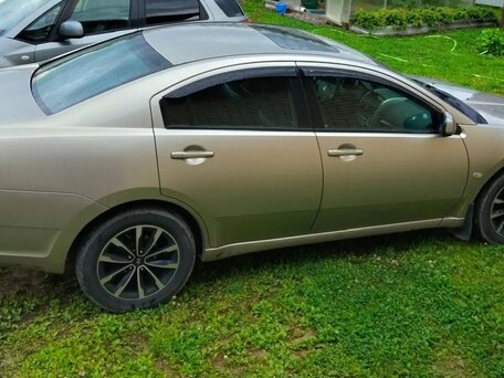 Mitsubishi Galant