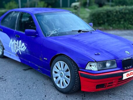 BMW 3 серии 318i