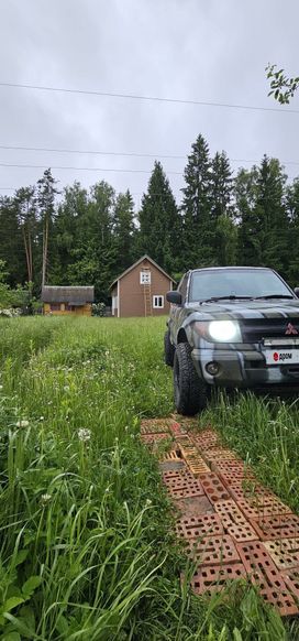 Mitsubishi Pajero Io