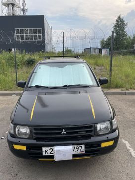 Mitsubishi Space Runner