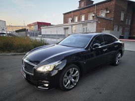 Infiniti Q70