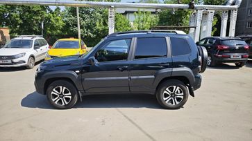 Lada Niva Travel
