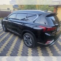 Hyundai Santa