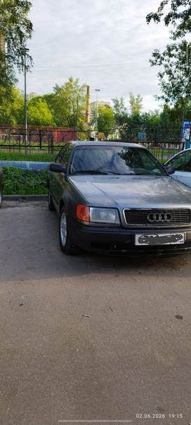 Audi 100