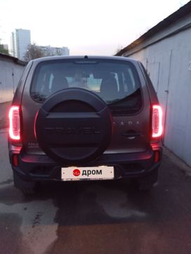 Lada Niva Travel