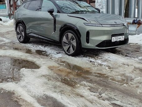 Lynk_Co Lynk & Co 08 39.6 kWh