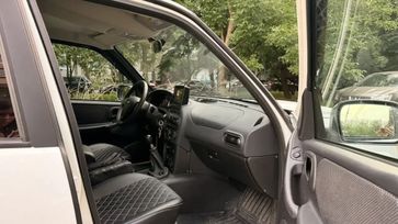 Lada Niva Travel