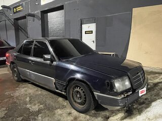 Mercedes-Benz W124 230