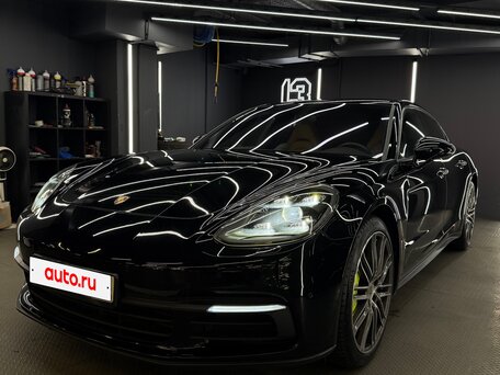 Porsche Panamera 4