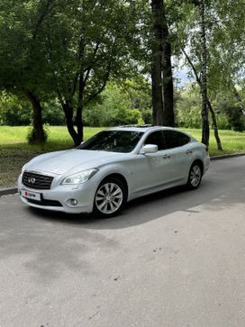Infiniti M25