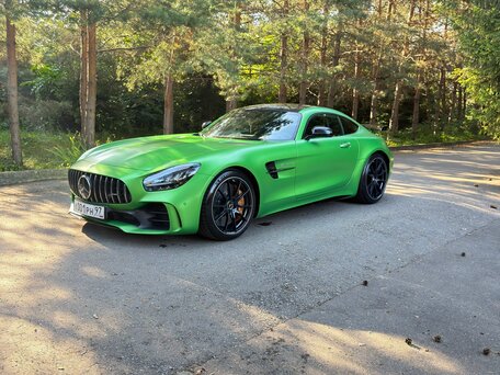 Mercedes-Benz AMG GT R
