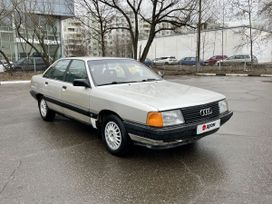 Audi 100