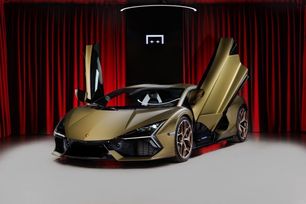 Lamborghini Revuelto