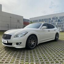 Infiniti M25