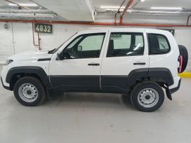 Lada Niva Travel