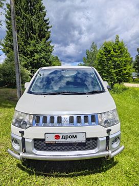 Mitsubishi Delica D 5