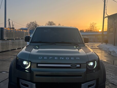 Land Rover Defender 110
